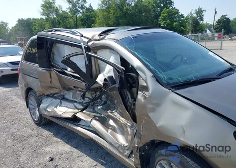 2008 Honda Odyssey Touring z USA, uszkodzony, nr VIN 5FNRL38858B097302